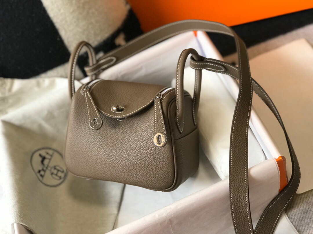 Hermes H079086CK18 Lindy Mini Bag 19cm Semi-manual H231911 - Default Title - View 2