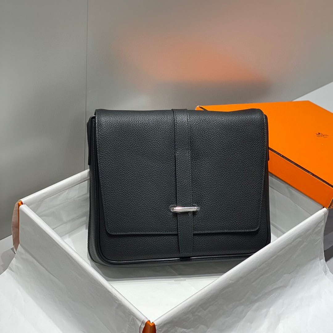 Hermes H082119CK89 Men Steve light junior messenger bag Black - Default Title - View 2