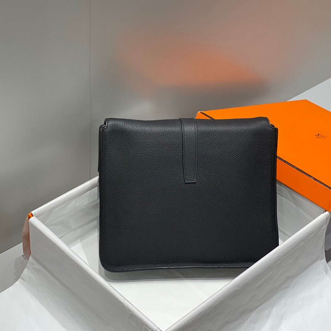 Hermes H082119CK89 Men Steve light junior messenger bag Black