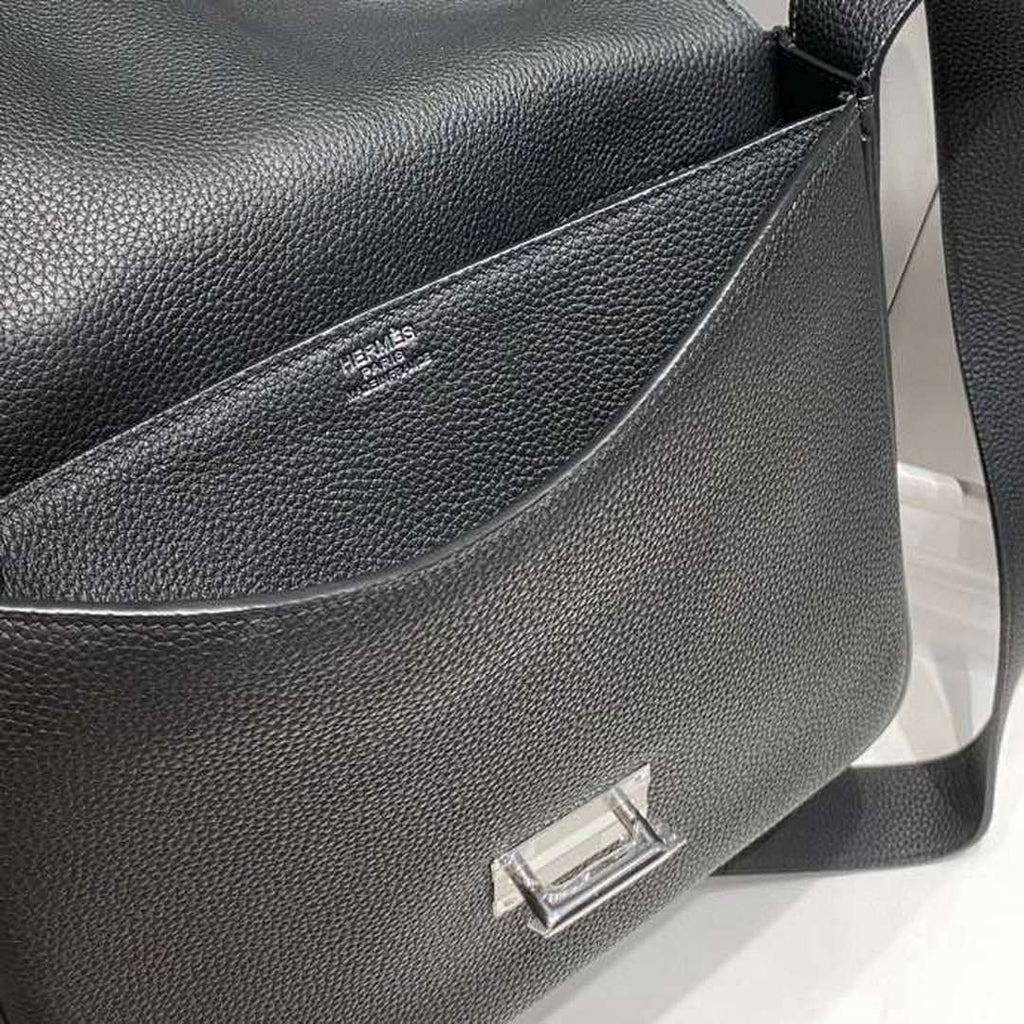 Hermes H082119CK89 Men Steve light junior messenger bag Black