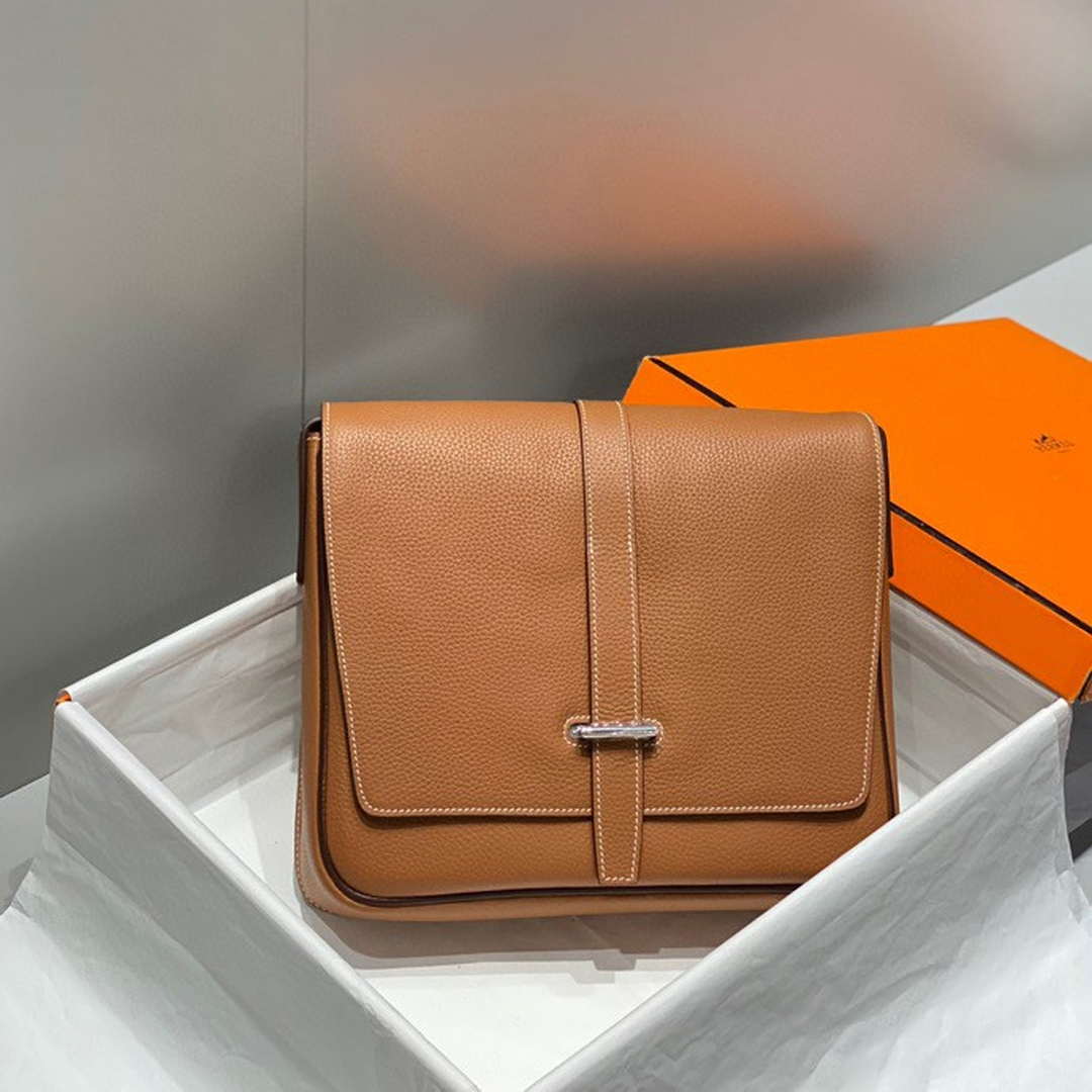 Hermes H082119CK89 Men Steve light junior messenger bag Golden Brown