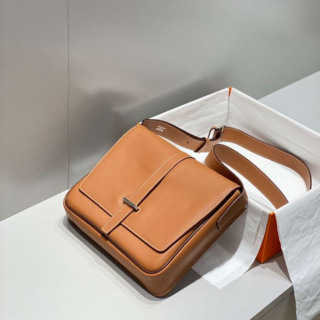 Hermes H082119CK89 Men Steve light junior messenger bag Golden Brown