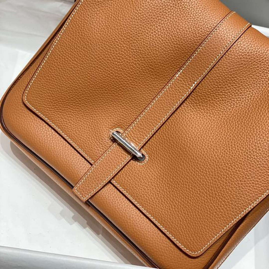Hermes H082119CK89 Men Steve light junior messenger bag Golden Brown