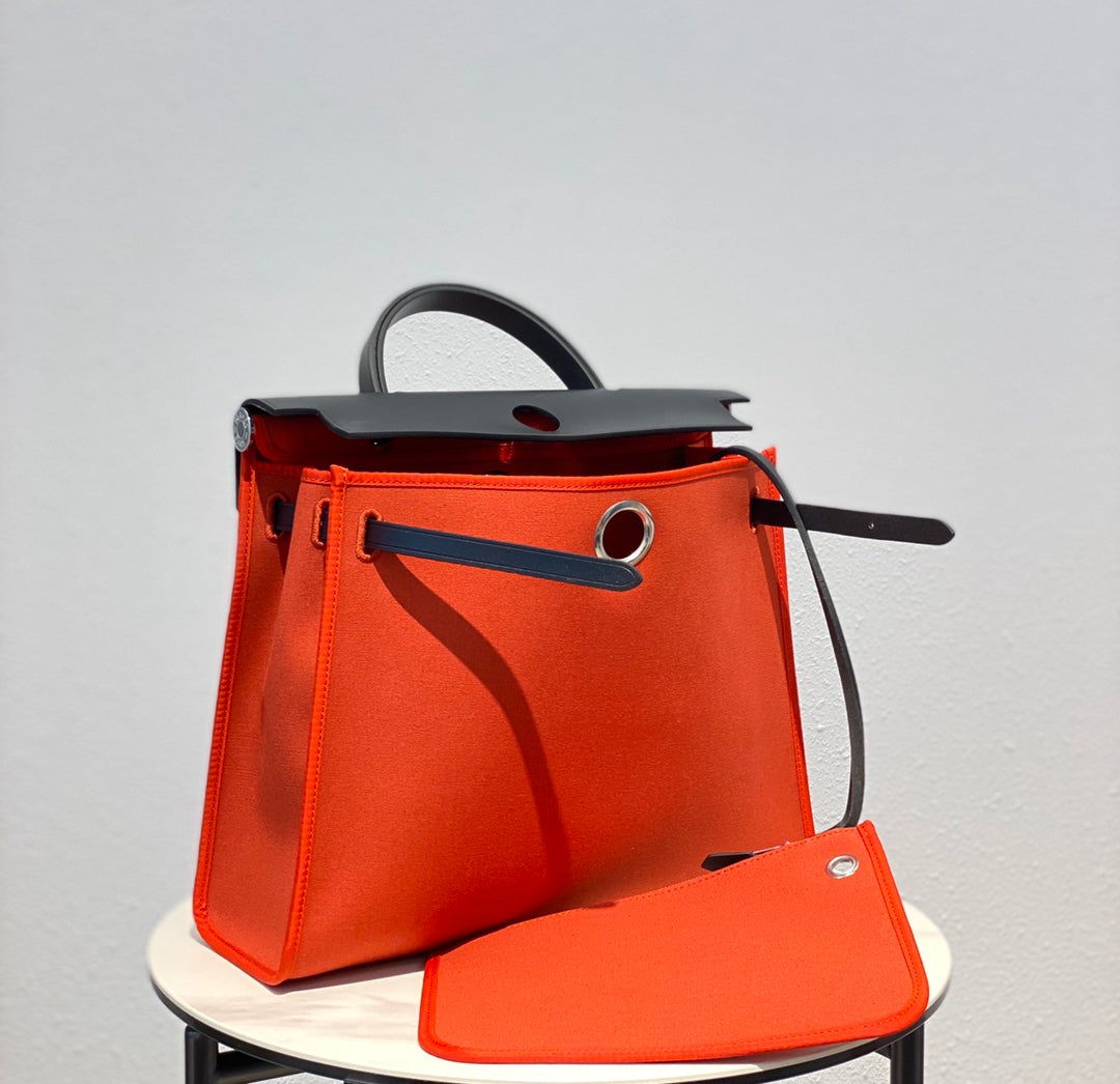 Hermes H082835CKAC Herbag Zip 31 Bag in Black Hunter Leather and Canvas H60033 - Default Title - View 4
