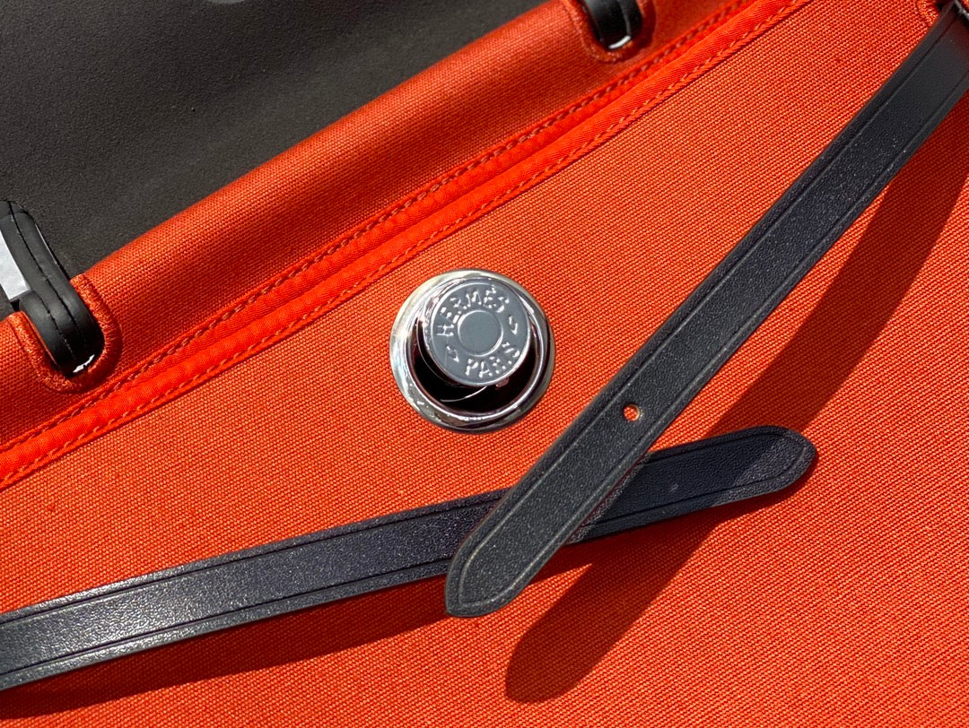 Hermes H082835CKAC Herbag Zip 31 Bag in Black Hunter Leather and Canvas H60033 - Default Title - View 7