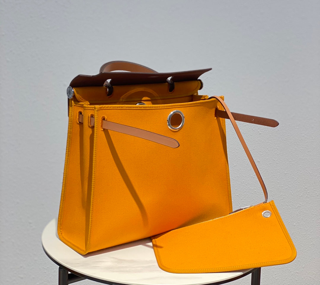 Hermes H082835CKAC Herbag Zip 31 Bag in Black Hunter Leather and Canvas H60037 - Default Title - View 4