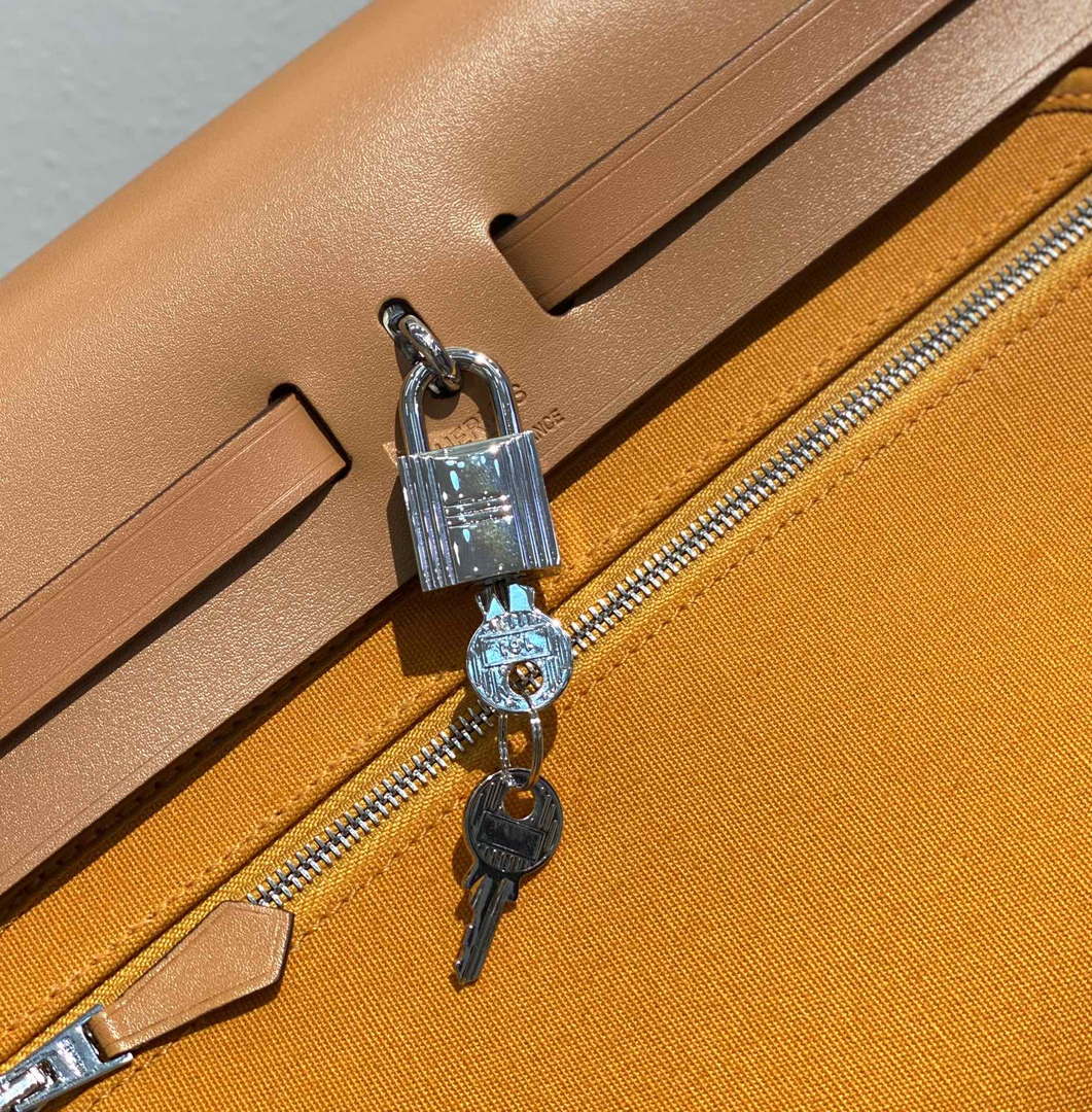 Hermes H082835CKAC Herbag Zip 31 Bag in Black Hunter Leather and Canvas H60037 - Default Title - View 7