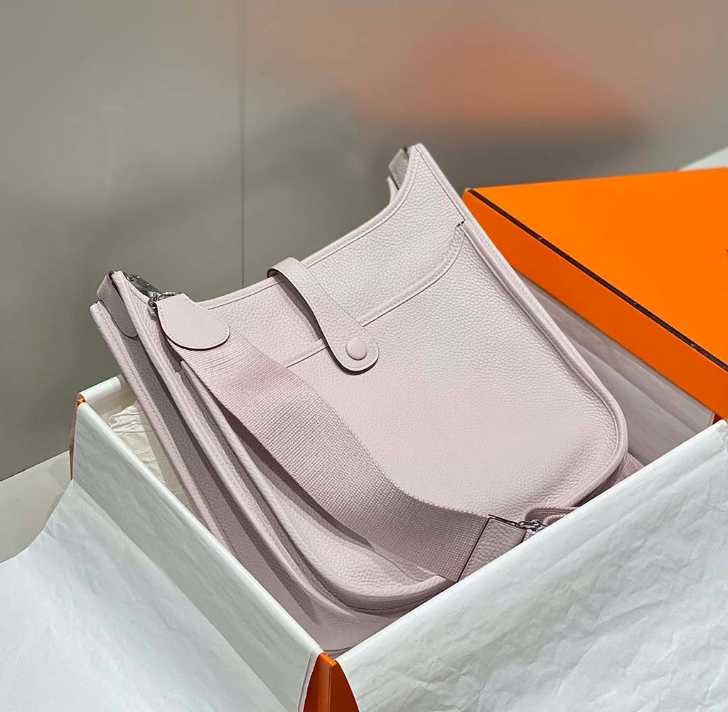 Hermes H083435 Evelyne III 29 Shoulder Bag Silver Hardware Light Purple