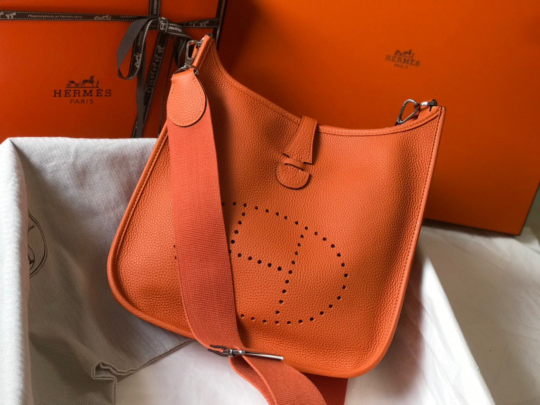 Hermes H083435 Evelyne III 29 Shoulder Bag Silver Hardware Orange - Default Title - View 2