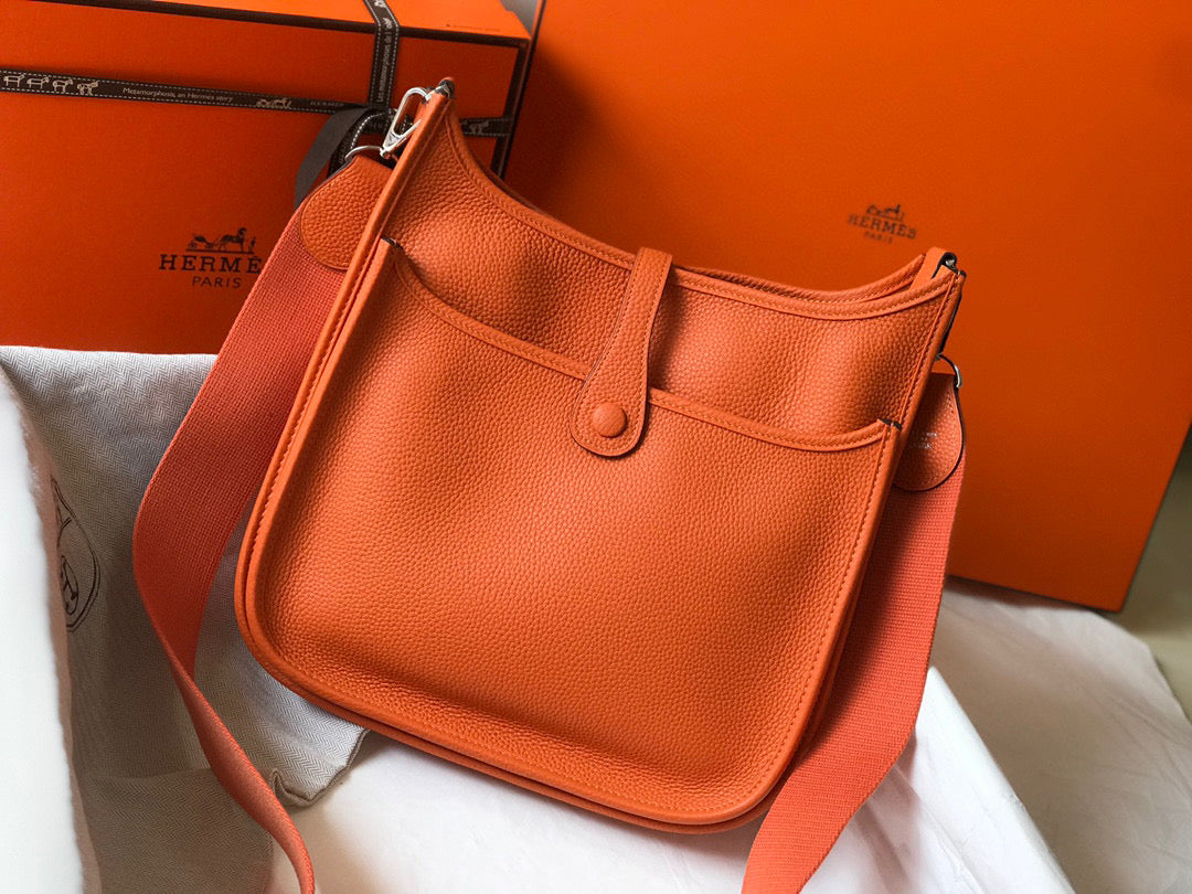 Hermes H083435 Evelyne III 29 Shoulder Bag Silver Hardware Orange - Default Title - View 3