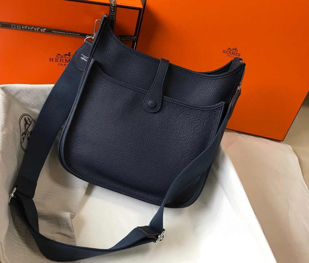 Hermes H083435 Evelyne III 29 Shoulder Bag Silver Hardware Navy Blue - Default Title - View 3