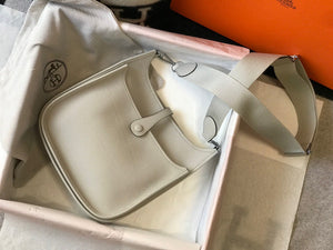 Hermes H083435 Evelyne III 29 Shoulder Bag Silver Hardware White Gray - Default Title - View 4