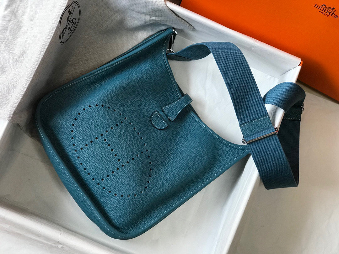 Hermes H083435 Evelyne III 29 Shoulder Bag Silver Hardware Blue - Default Title - View 4
