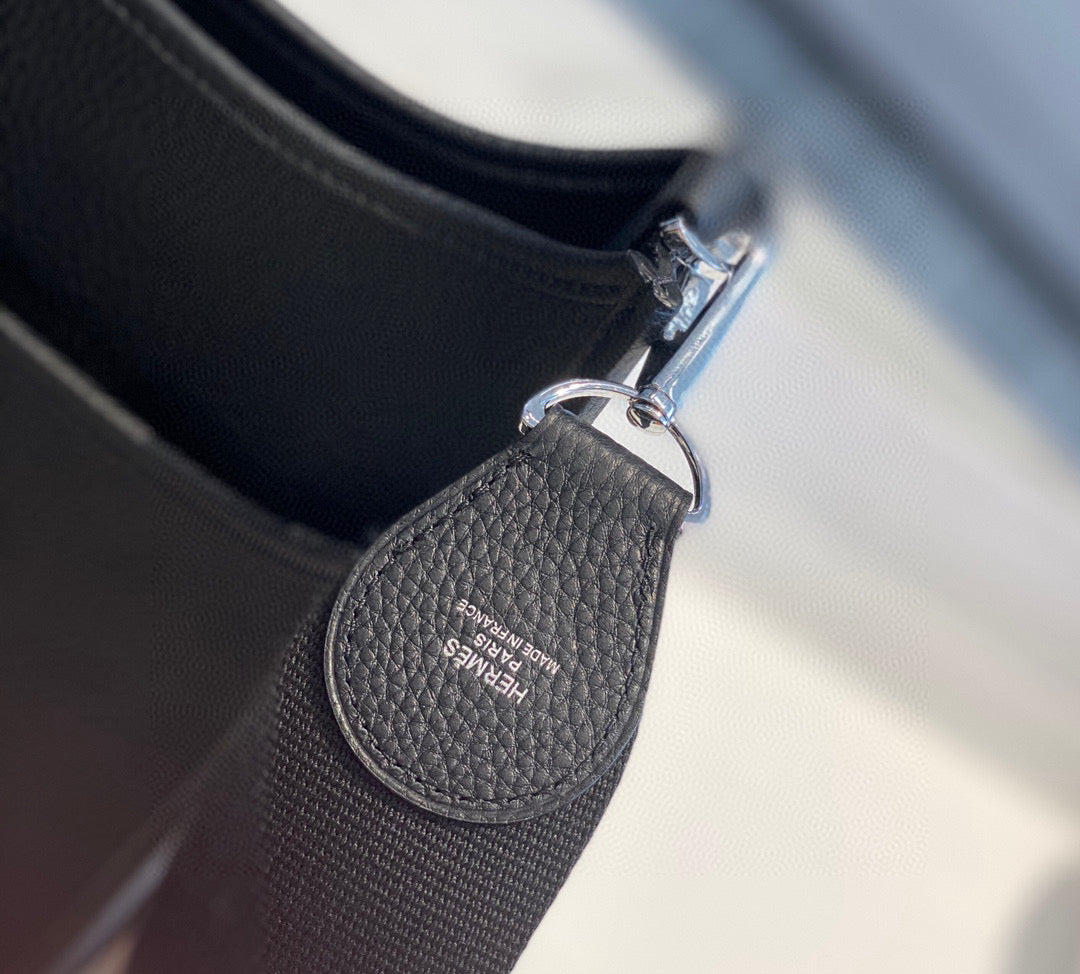 Hermes H083435 Evelyne III 29 Shoulder Bag Silver Hardware Black - Default Title - View 6