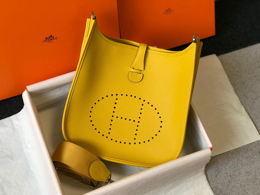 Hermes H083435 Evelyne III 29 Shoulder Bag Silver Hardware Yellow - Default Title - View 3