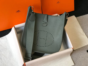Hermes H083435 Evelyne III 29 Shoulder Bag Silver Hardware Dark Green - Default Title - View 1