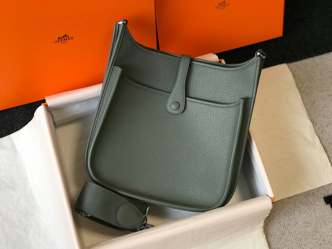 Hermes H083435 Evelyne III 29 Shoulder Bag Silver Hardware Dark Green - Default Title - View 5