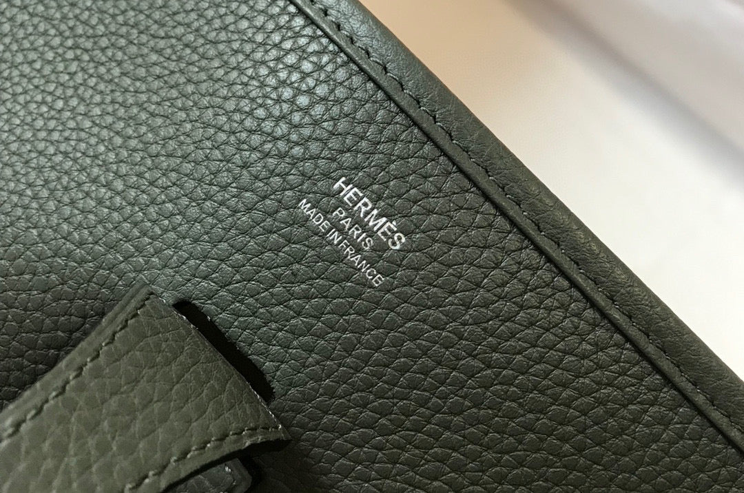 Hermes H083435 Evelyne III 29 Shoulder Bag Silver Hardware Dark Green - Default Title - View 6