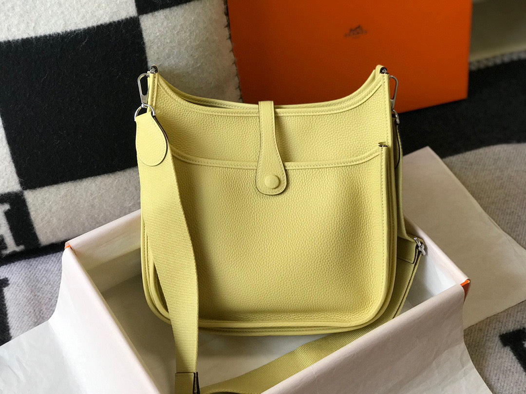 Hermes H083435 Evelyne III 29 Shoulder Bag Silver Hardware Lemon Yellow