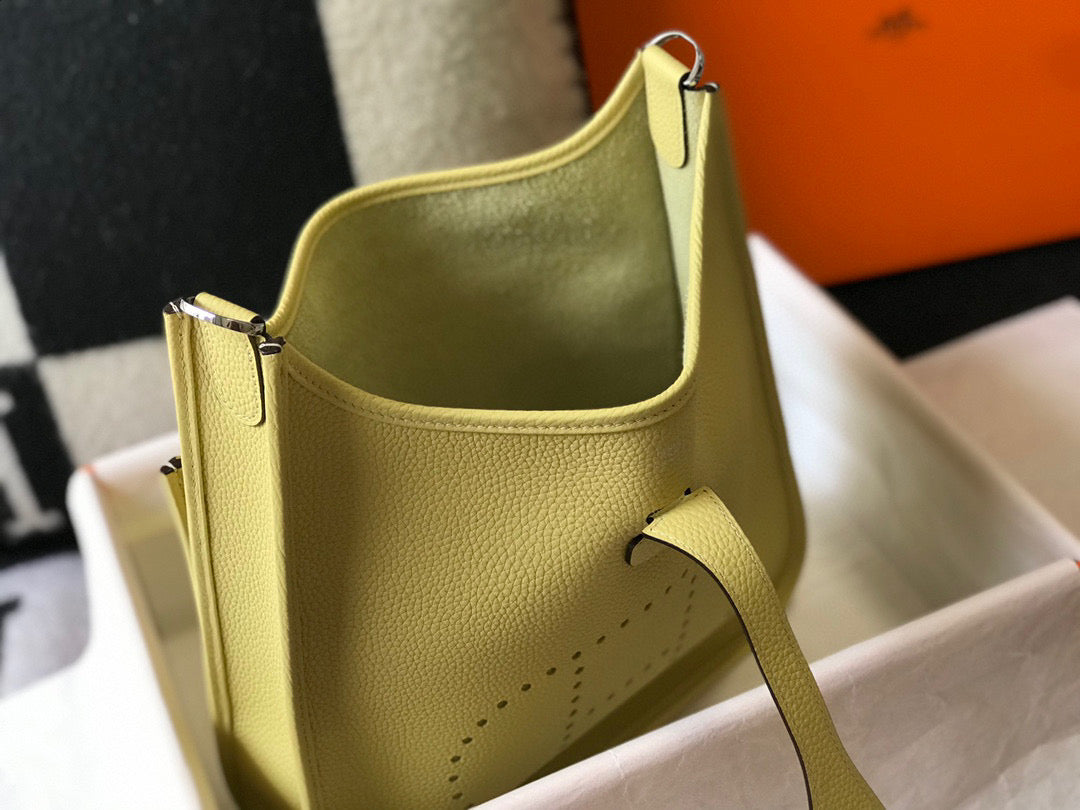 Hermes H083435 Evelyne III 29 Shoulder Bag Silver Hardware Lemon Yellow