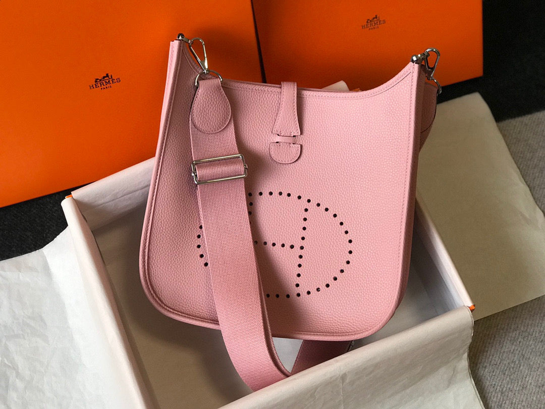 Hermes H083435 Evelyne III 29 Shoulder Bag Silver Hardware Pink - Default Title - View 1