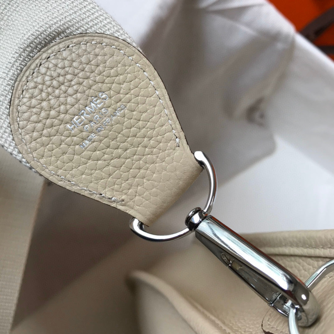 Hermes H083435 Evelyne III 29 Shoulder Bag Silver Hardware Beige