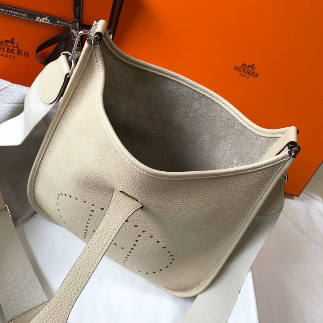 Hermes H083435 Evelyne III 29 Shoulder Bag Silver Hardware Beige - Default Title - View 9