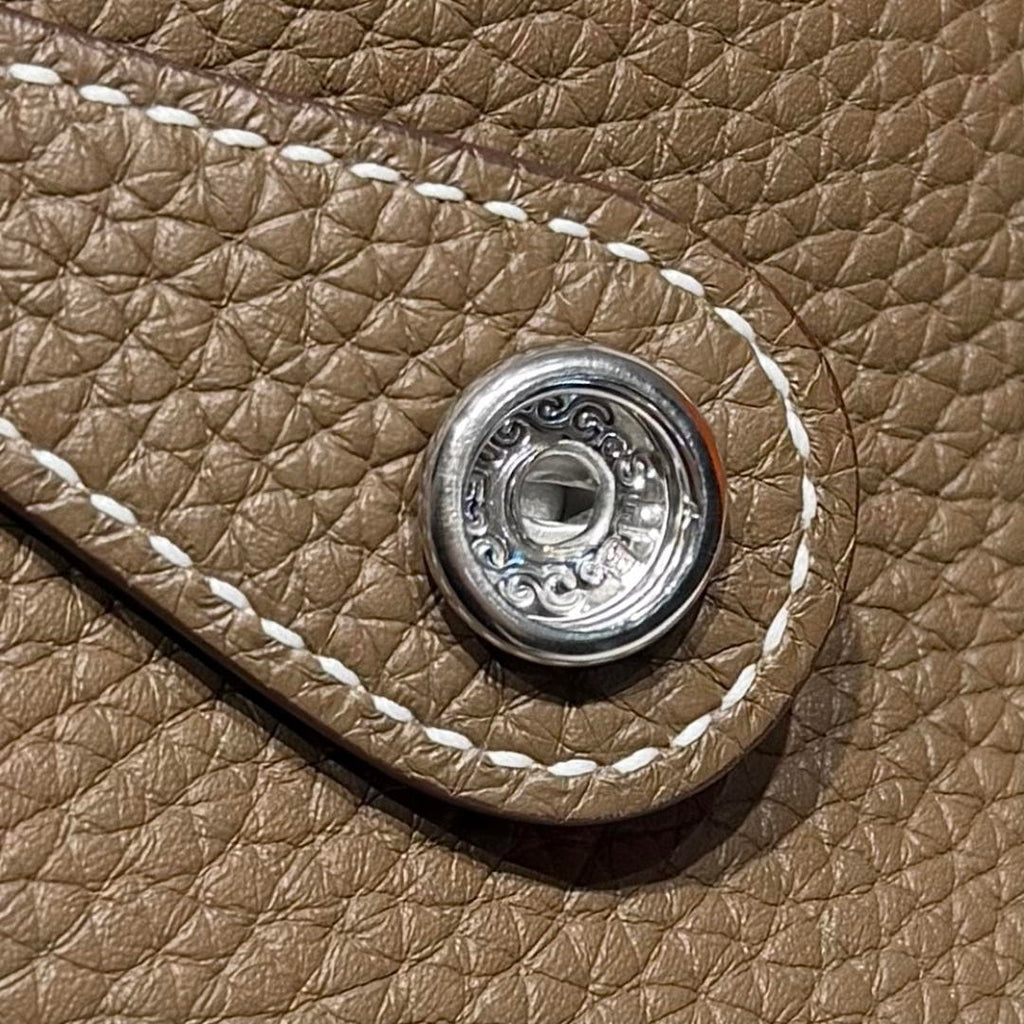 Hermes H083441  Evelyne 23  Clemence Leather Tc cow leather  Shoulder Bag