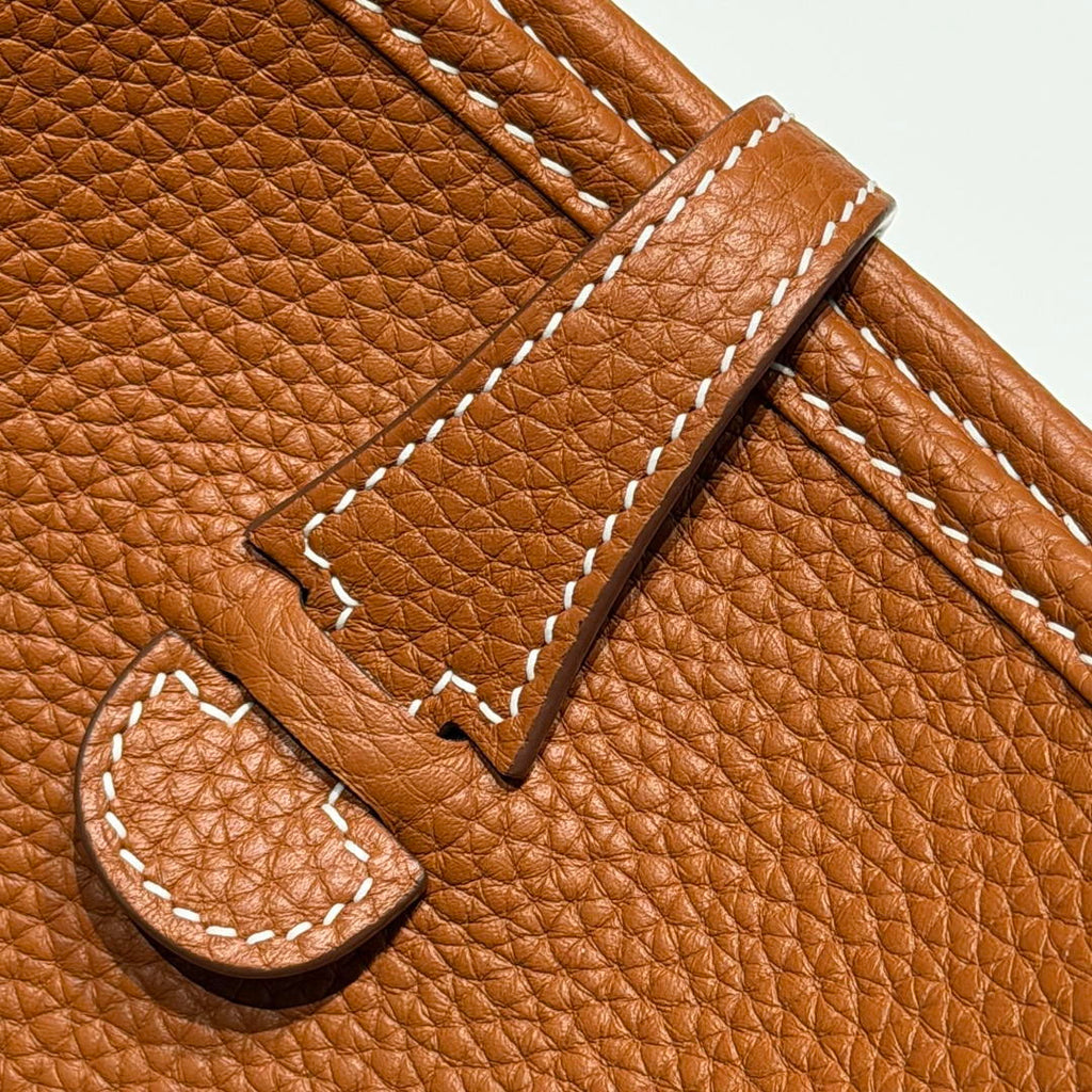Hermes H083442  Evelyne 23  Clemence Leather Tc cow leather  Shoulder Bag