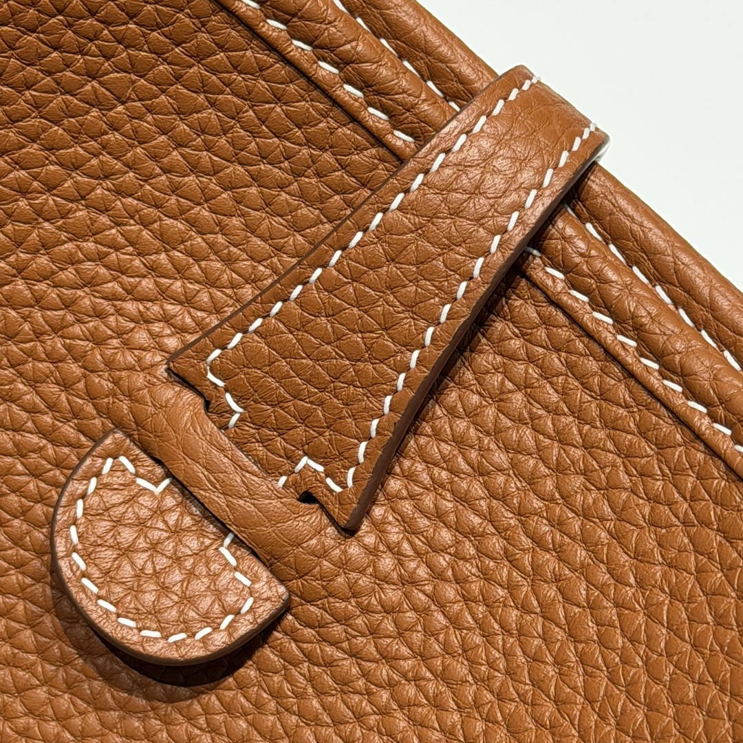 Hermes H083442  Evelyne 23  Clemence Leather Tc cow leather  Shoulder Bag