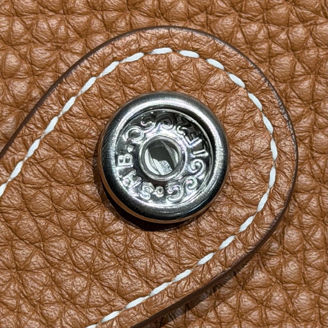 Hermes H083442  Evelyne 23  Clemence Leather Tc cow leather  Shoulder Bag