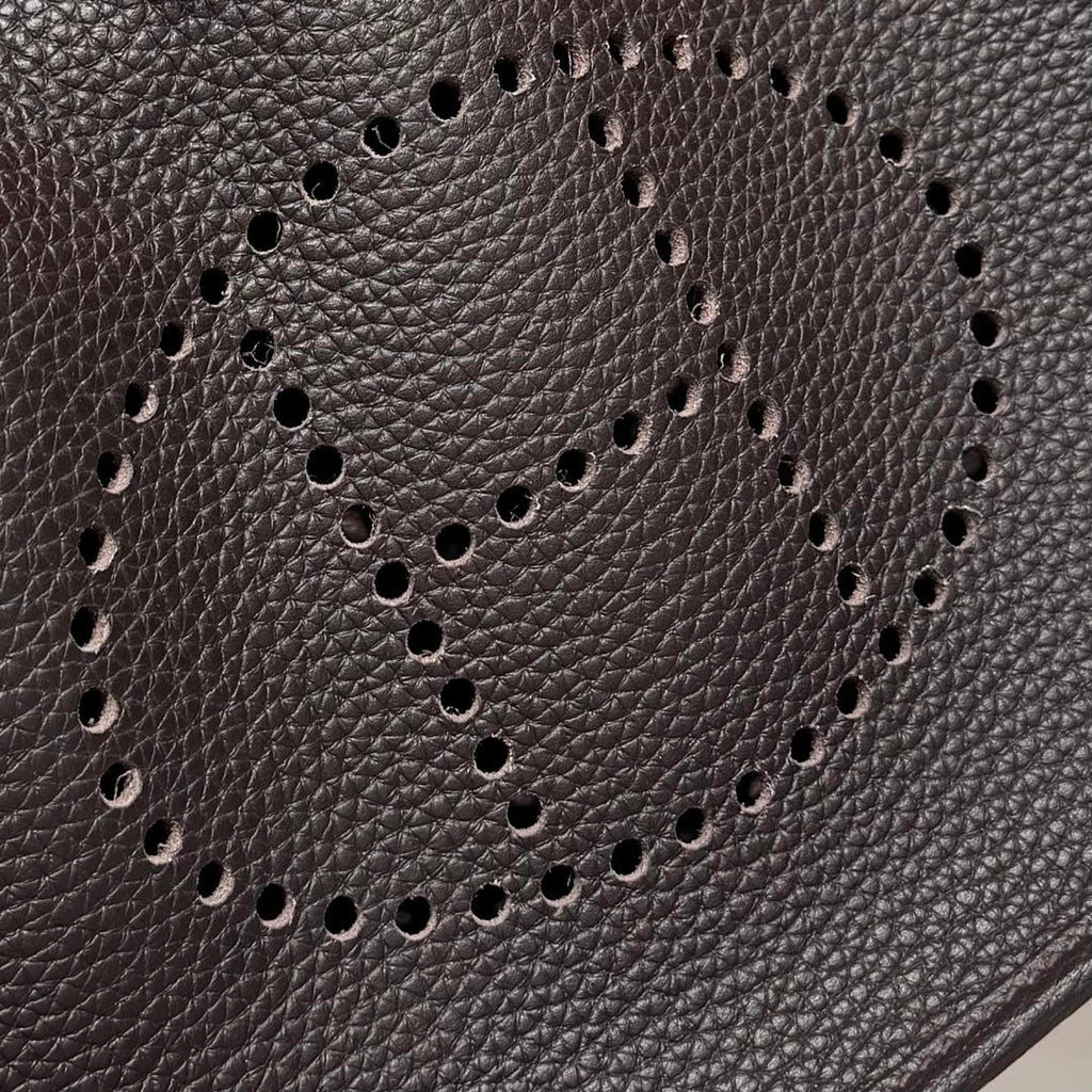 Hermes H083443  Evelyne 23  Clemence Leather Tc cow leather  Shoulder Bag