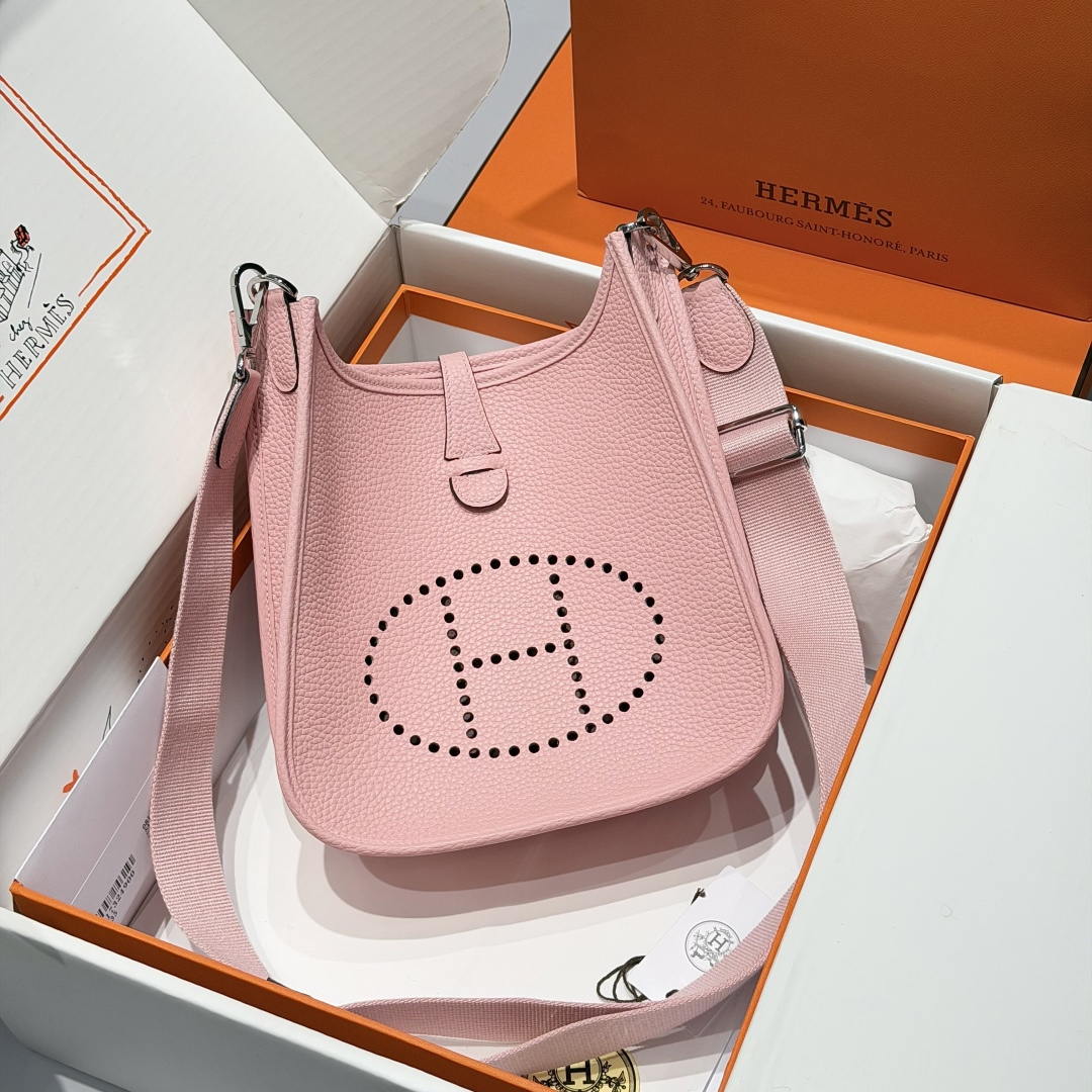 Hermes H083444 Evelyne 23  Clemence Leather Tc cow leather  Shoulder Bag
