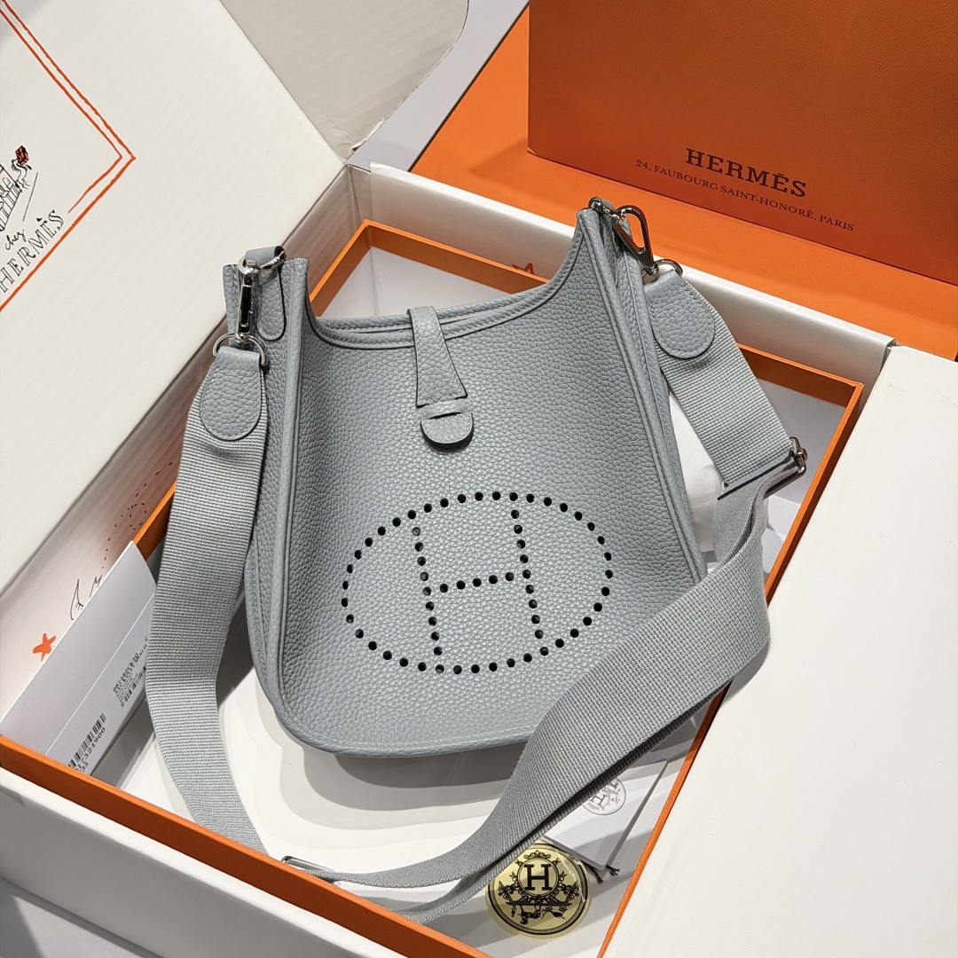 Hermes H083445 Evelyne 23  Clemence Leather Tc cow leather  Shoulder Bag