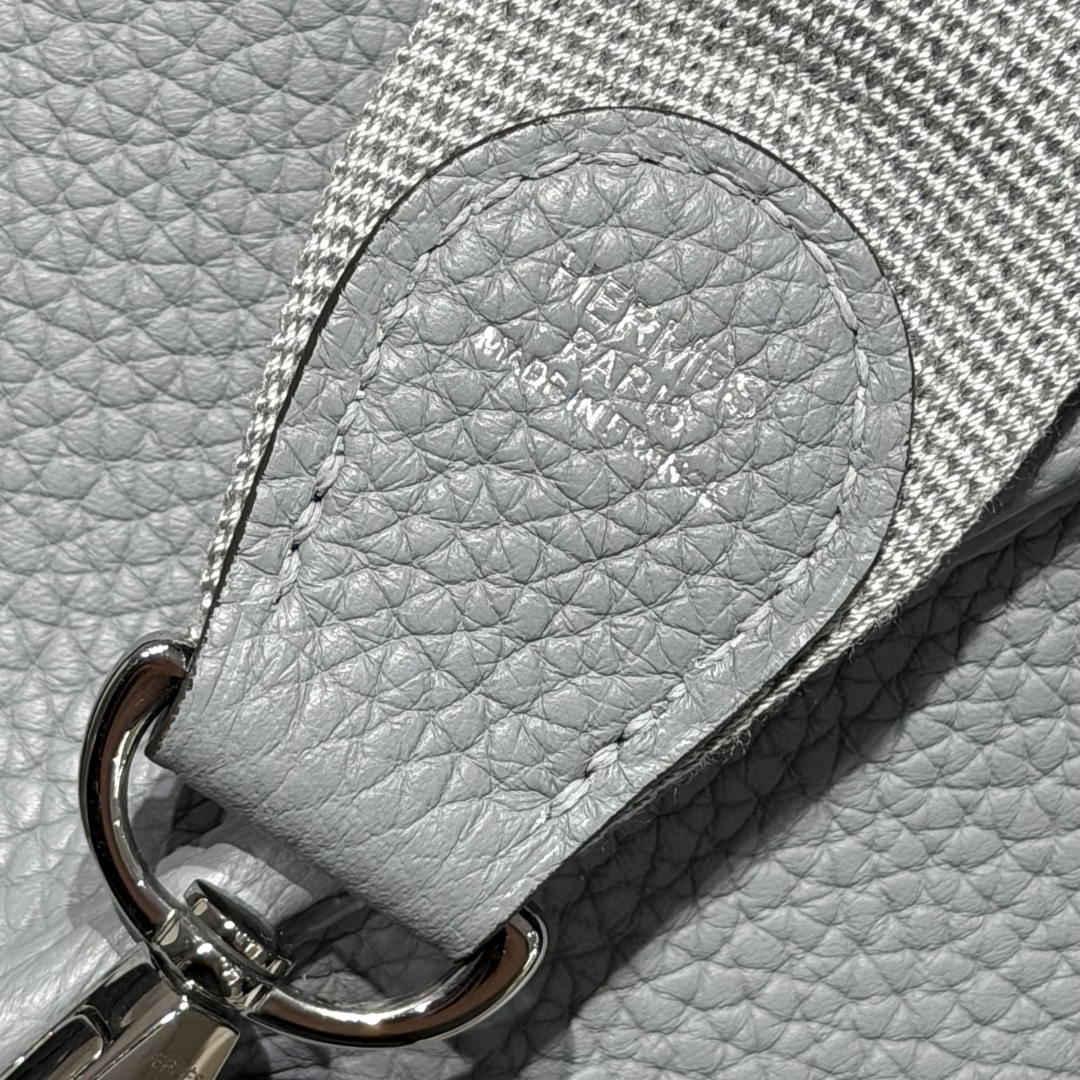 Hermes H083445 Evelyne 23  Clemence Leather Tc cow leather  Shoulder Bag