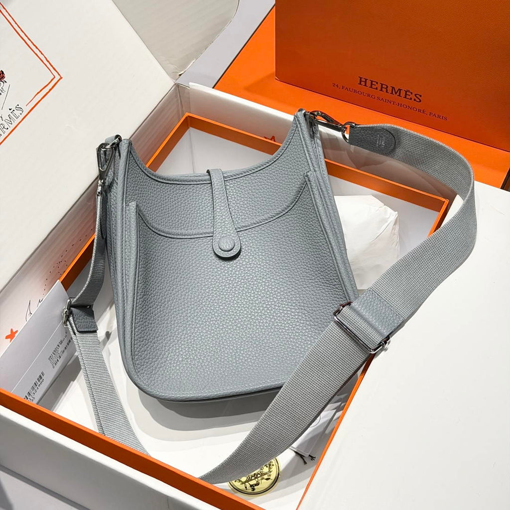 Hermes H083445 Evelyne 23  Clemence Leather Tc cow leather  Shoulder Bag