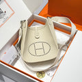 Hermes H083446 Evelyne 23  Clemence Leather Tc cow leather  Shoulder Bag