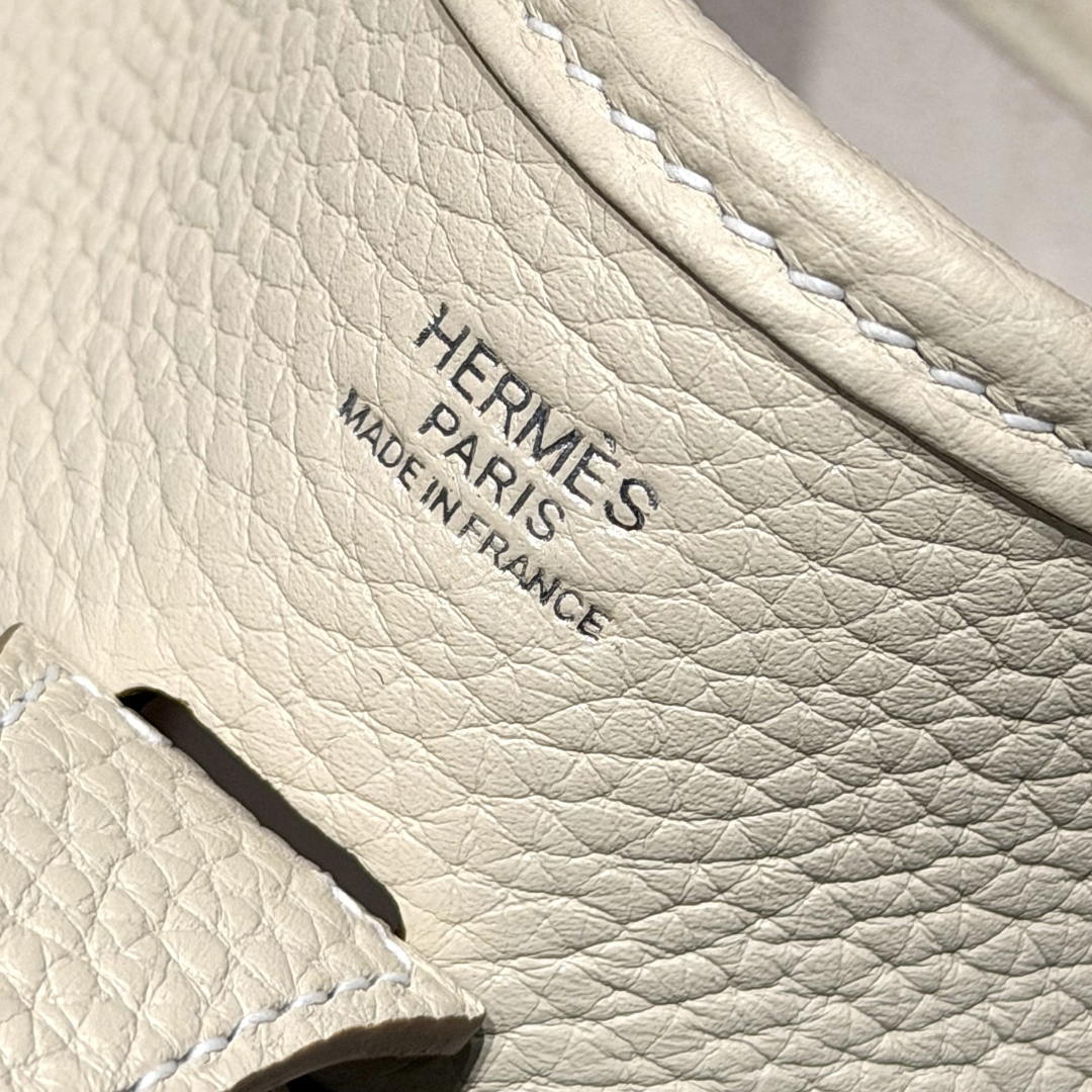 Hermes H083446 Evelyne 23  Clemence Leather Tc cow leather  Shoulder Bag