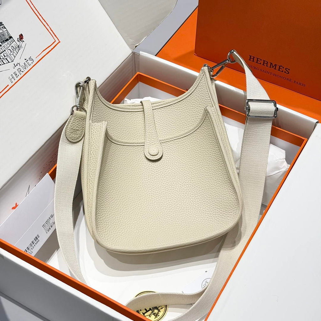 Hermes H083446 Evelyne 23  Clemence Leather Tc cow leather  Shoulder Bag