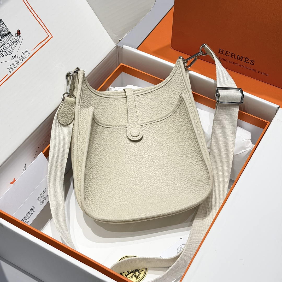 Hermes H083446 Evelyne 23  Clemence Leather Tc cow leather  Shoulder Bag