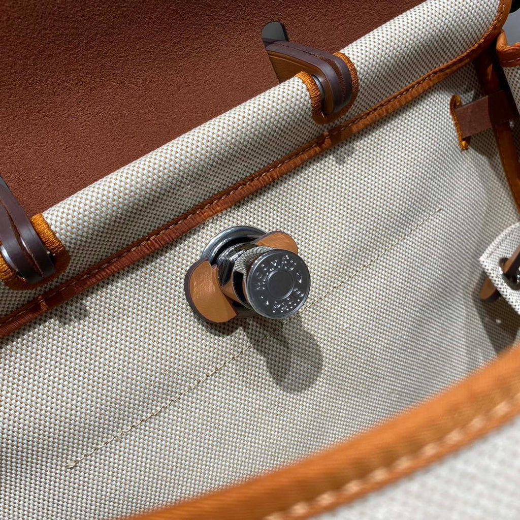 Hermes H084076CKAD A Dos Zip Retourne Herbag Backpack Toile Vache Hunter Ebene H60065