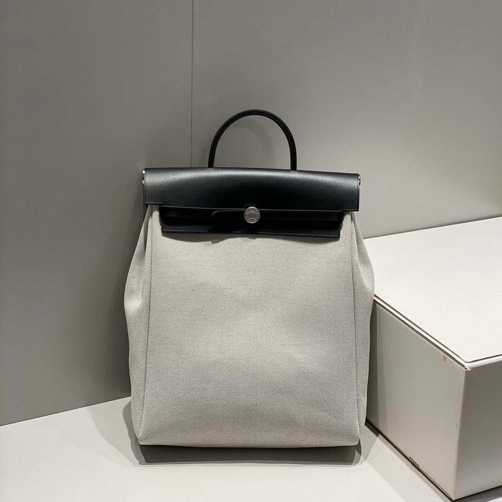 Hermes H084076CKAD A Dos Zip Retourne Herbag Backpack Toile Vache Hunter Ebene H60066