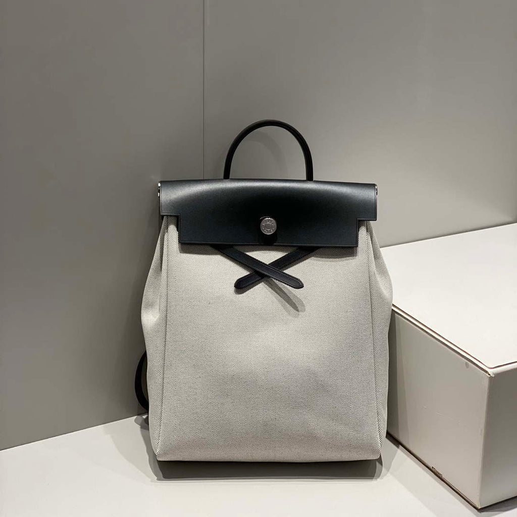 Hermes H084076CKAD A Dos Zip Retourne Herbag Backpack Toile Vache Hunter Ebene H60066