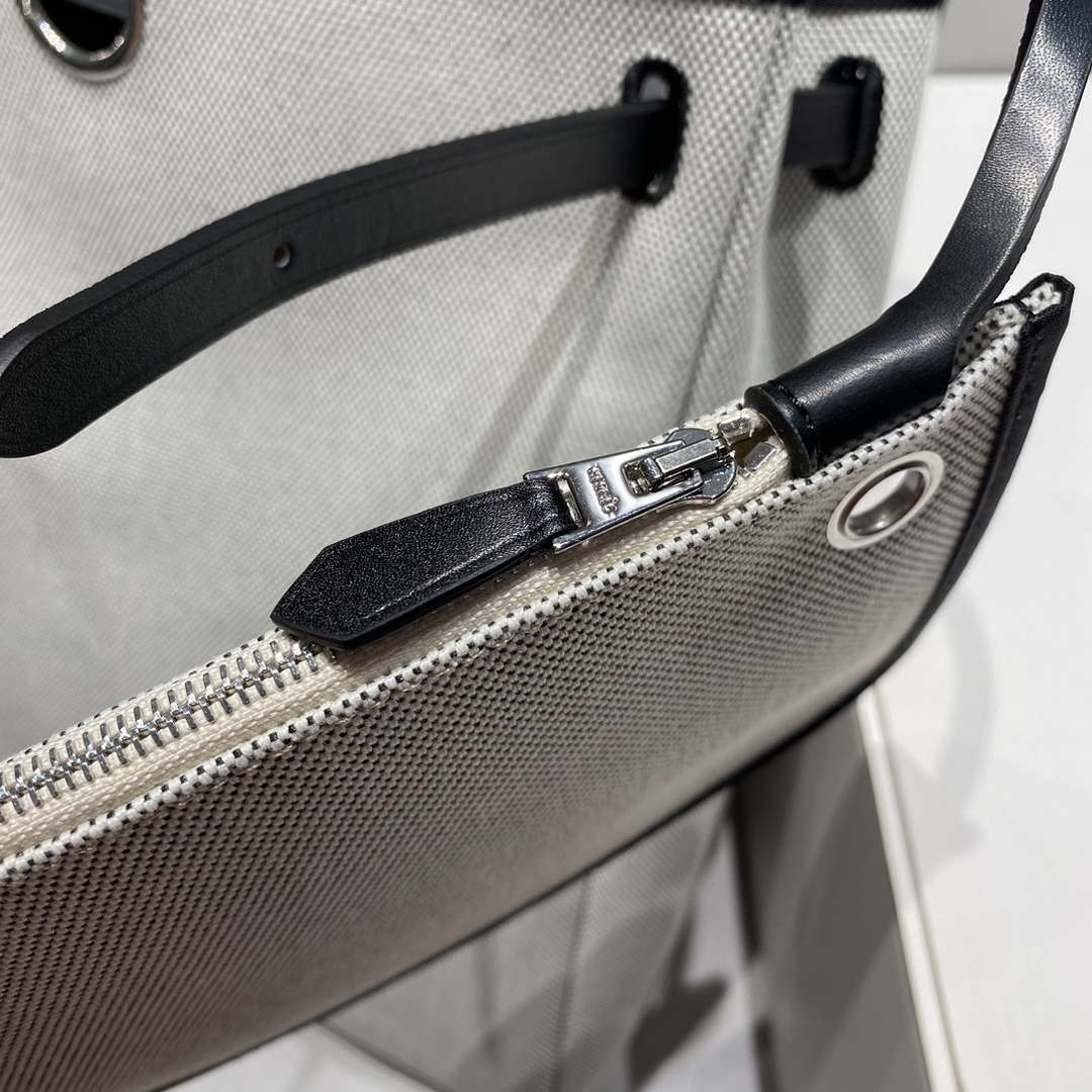 Hermes H084076CKAD A Dos Zip Retourne Herbag Backpack Toile Vache Hunter Ebene H60066