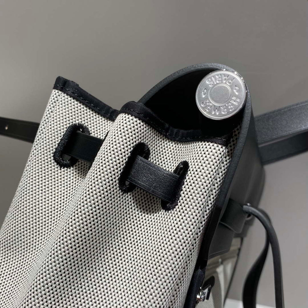 Hermes H084076CKAD A Dos Zip Retourne Herbag Backpack Toile Vache Hunter Ebene H60066