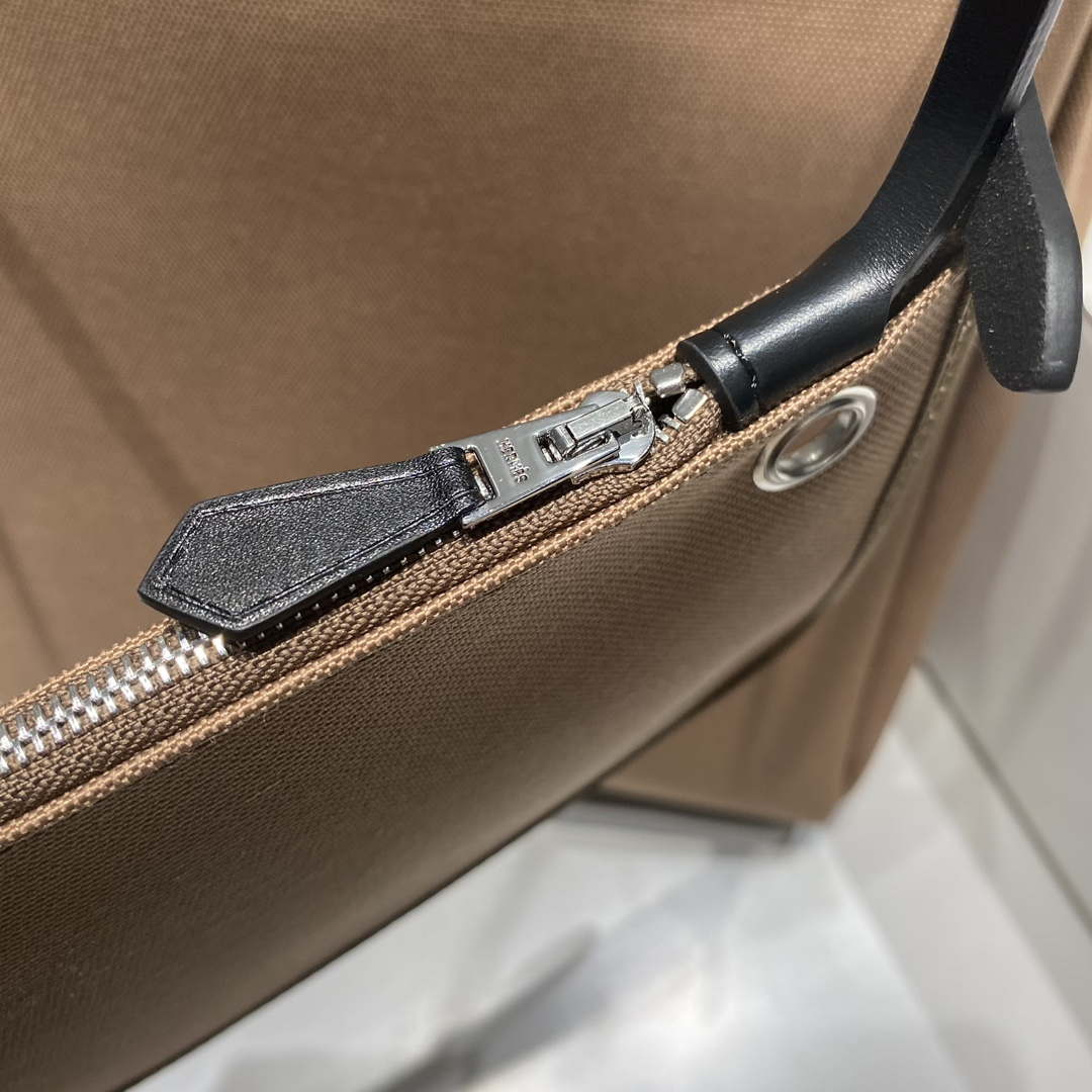 Hermes H084076CKAD A Dos Zip Retourne Herbag Backpack Toile Vache Hunter Ebene H60067 - Default Title - View 5