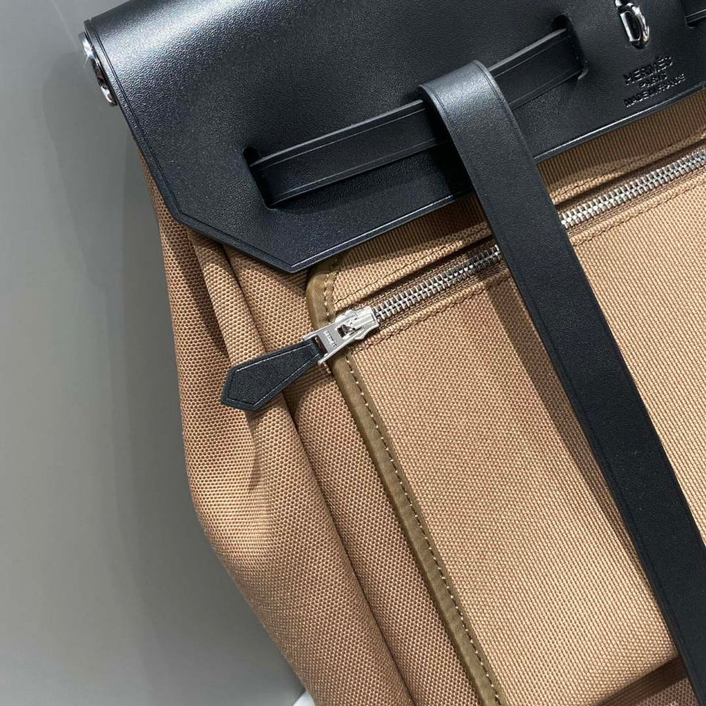 Hermes H084076CKAD A Dos Zip Retourne Herbag Backpack Toile Vache Hunter Ebene H60067