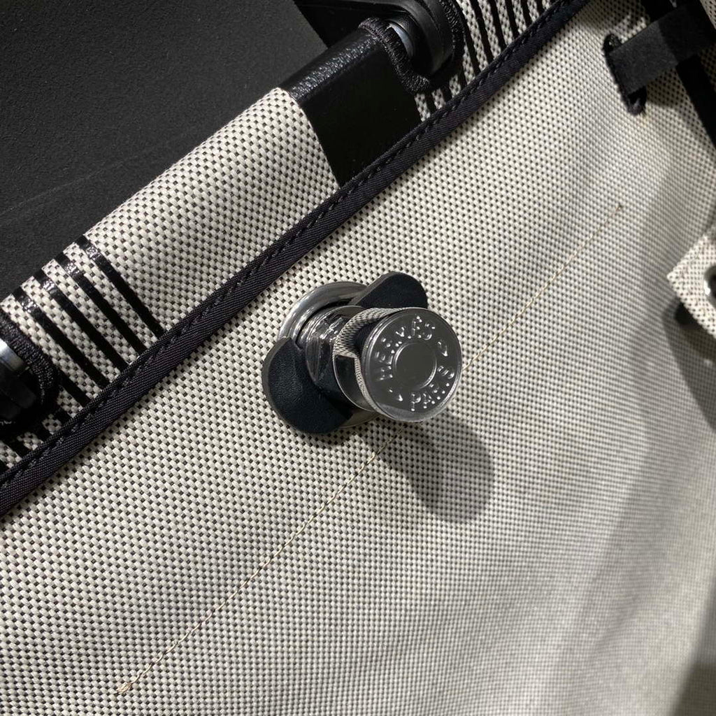 Hermes H084076CKAD A Dos Zip Retourne Herbag Backpack Toile Vache Hunter Ebene H60070