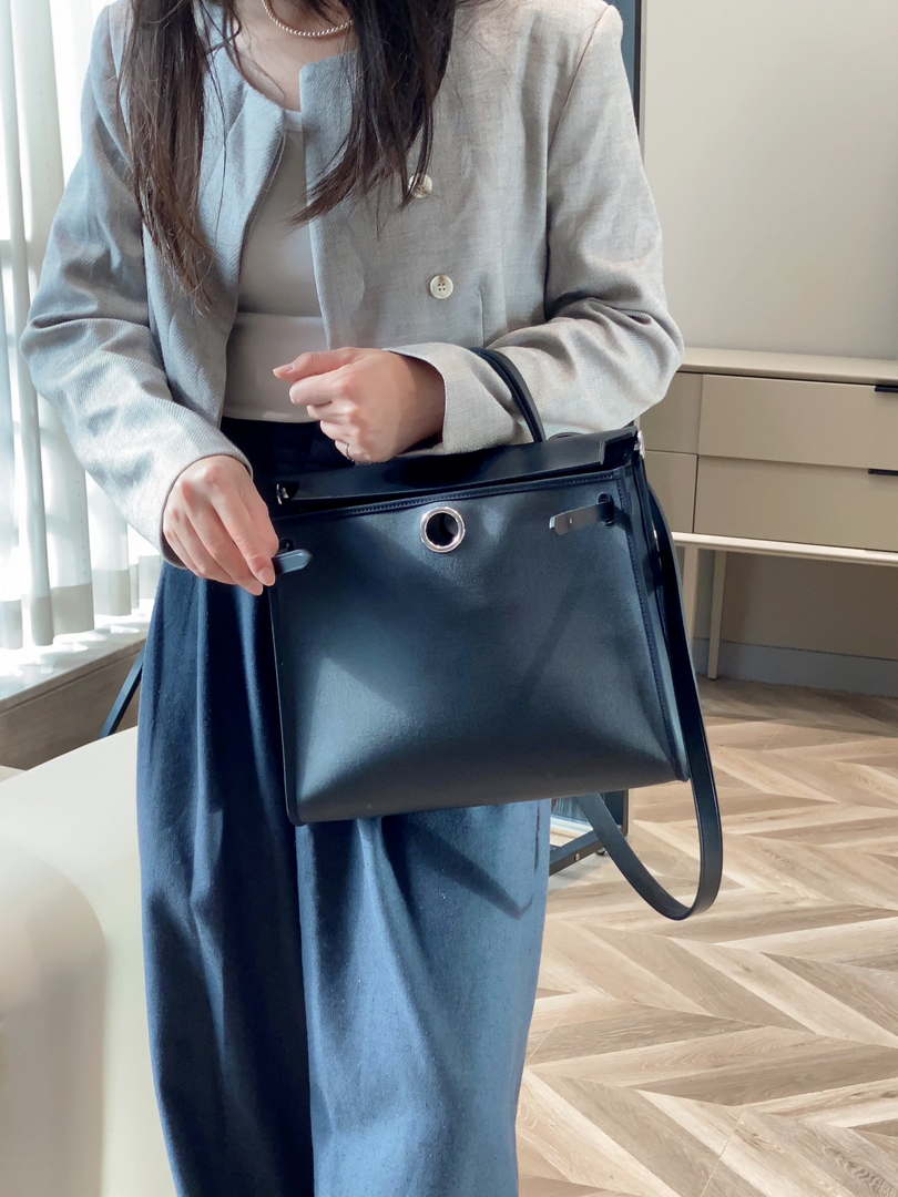 Hermes H084076CKAD Herbag Zip 31 Bag in Black Hunter Leather and Canvas H60058 - Default Title - View 1