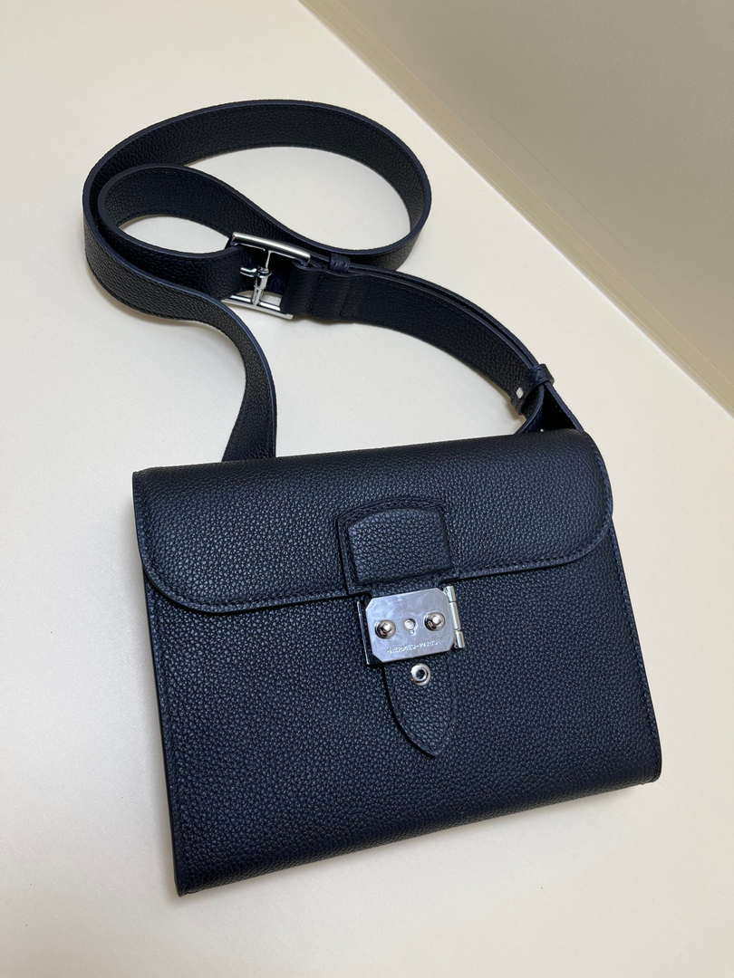 Hermes H084109CK18 SAC A Depeches Messager Shoulder Togo 21 bags Black